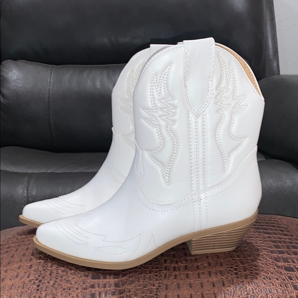 White Sticked Western Ankle Boots Size 8 - Picture 10 of 15